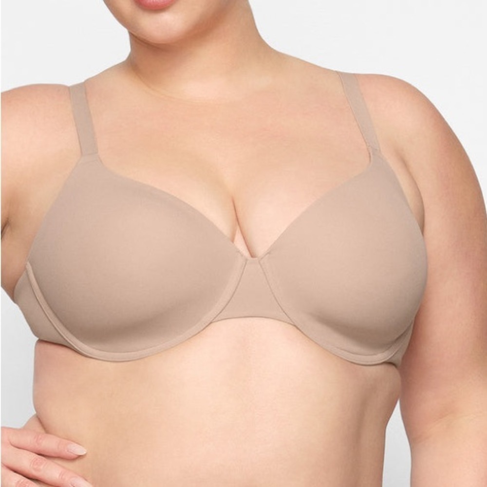 Nwt Skims Fits Everybody T-Shirt Bra Mica